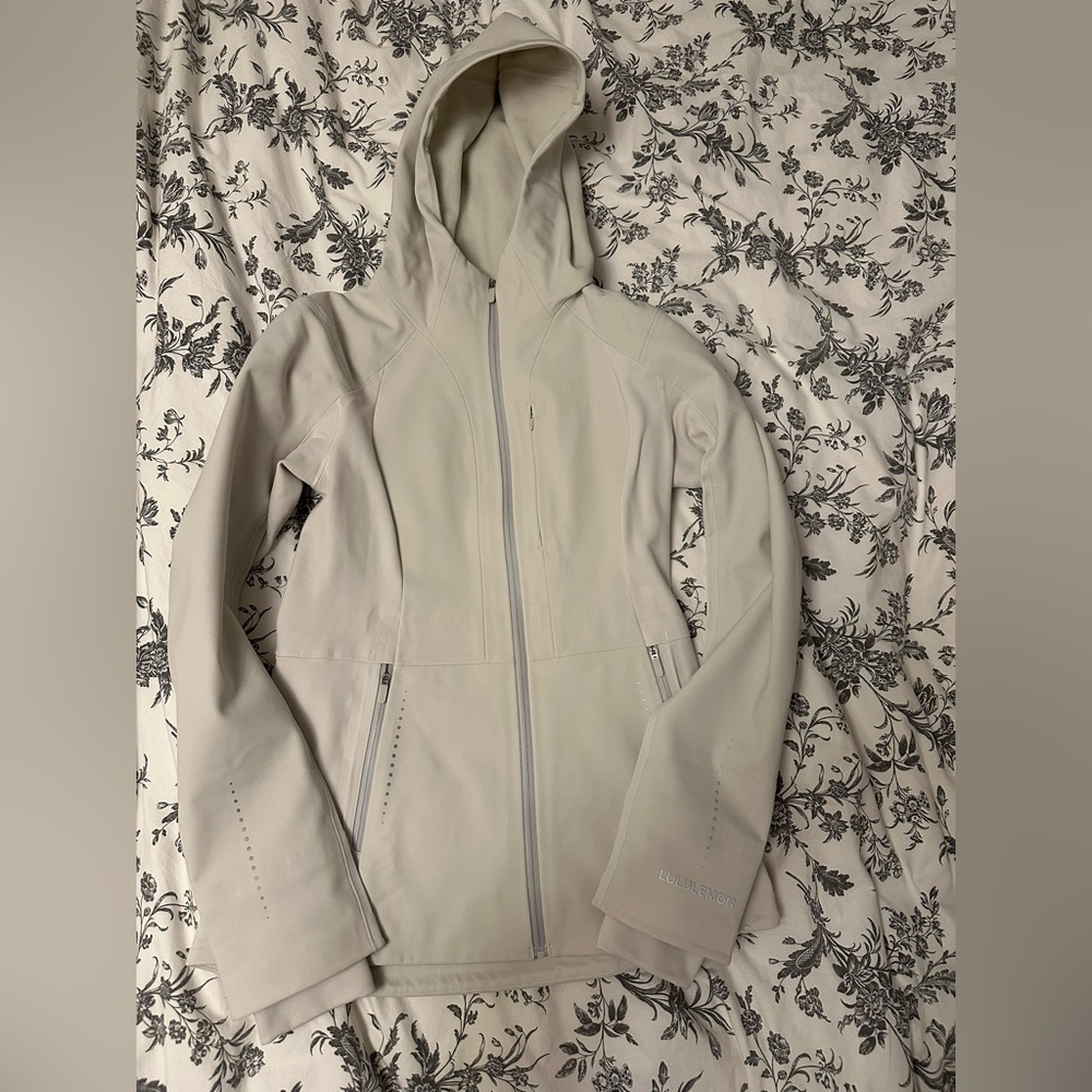 Lululemon Cross Chill Jacket Size 6